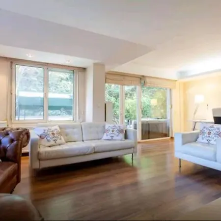 Comfortable With A Garden In A Gated Community 아파트
