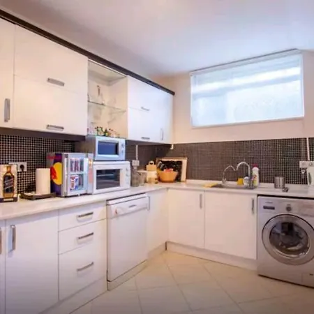 Appartement Comfortable With A Garden In A Gated Community Istanboel